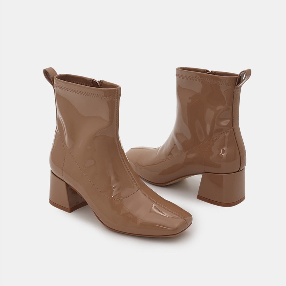 WYDR Studios Duchess Stretch Vegan Boots‎ NIB Size 9
